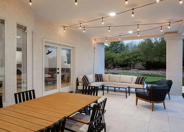 Paradise - Modern Luxe With Pool & Putt